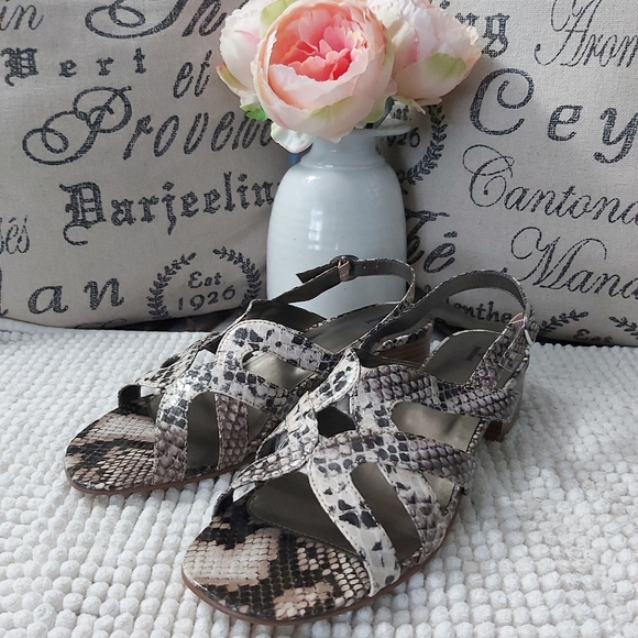 K Studio sandals size 9 snake print leather strappy - Picture 3 of 11